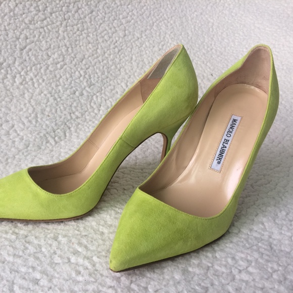 Manolo Blahnik BB Lime Green Suede Pointed Toe Pumps - Picture 7 of 16